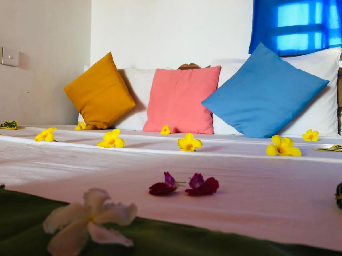 Rock Paradise Beach Hotel & Restaurent Tangalle Exterior foto